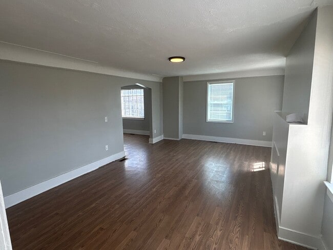 Building Photo - 15065 Gilchrist St