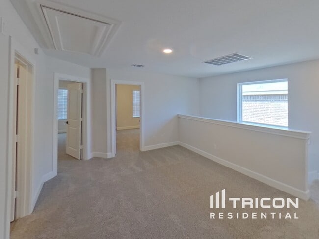 Building Photo - 1209 Bullock Dr