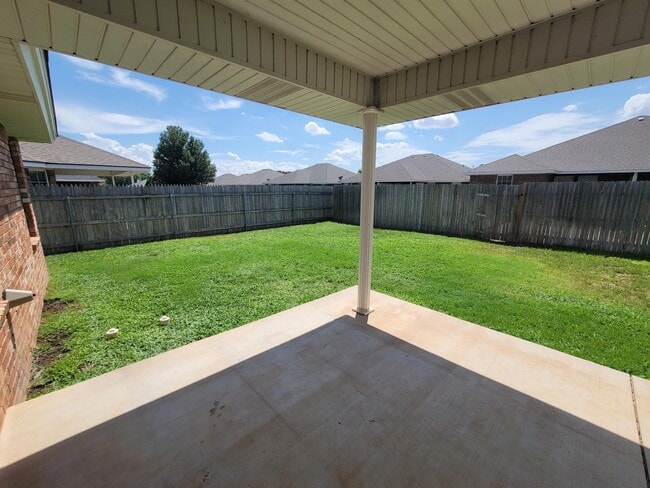 Building Photo - 4520 Sandstone Dr