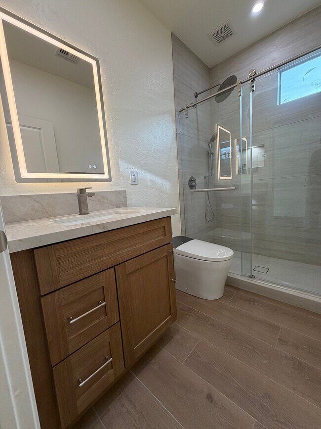 Building Photo - 2741 E Quiet Hollow Ln