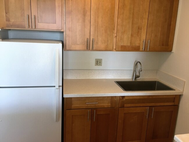 Building Photo - Recently Remodeled 1 Bdrm. 1 Bath w/ 1 Reserved Parking Stall