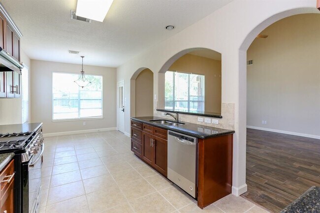 Building Photo - 20907 Field Manor Ln