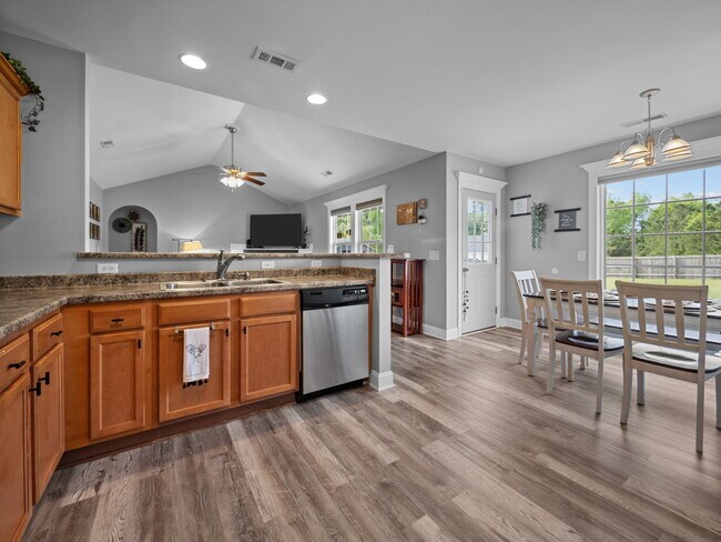 Building Photo - 309 Forbes Ln