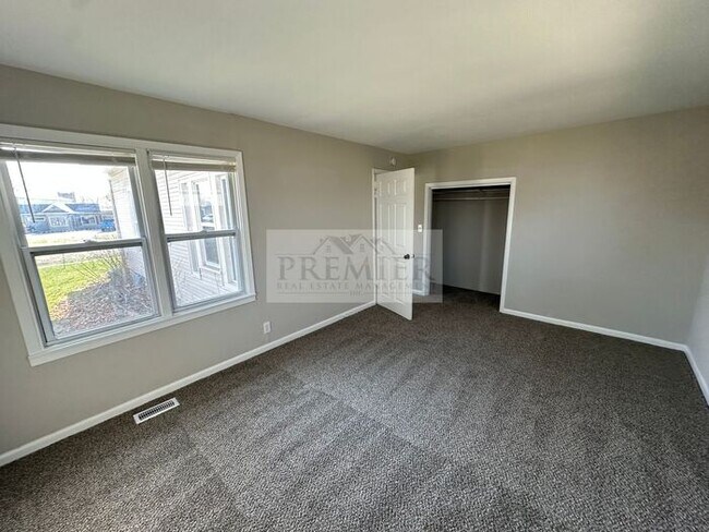 Building Photo - 184 W North St