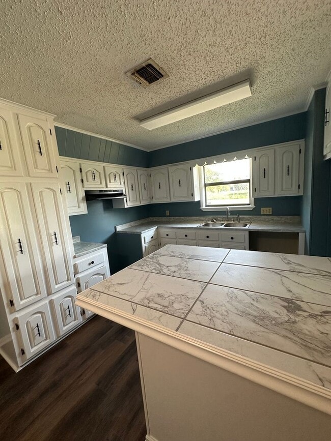 Building Photo - Newly renovated 3 bedroom 2 bath in East Houma