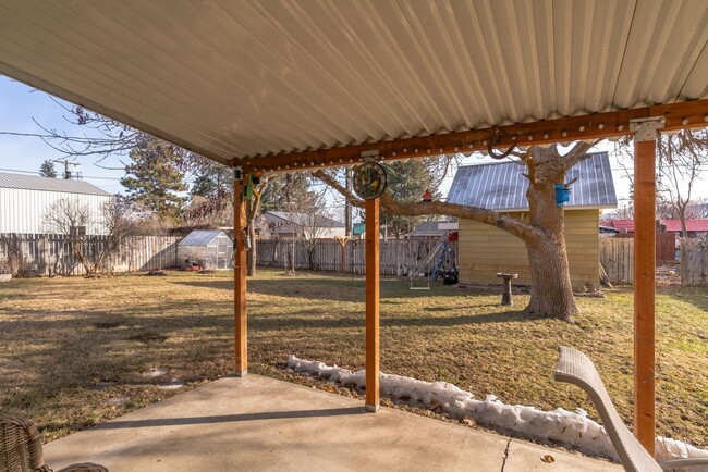 Building Photo - 3 Bedroom 1.5 Bath