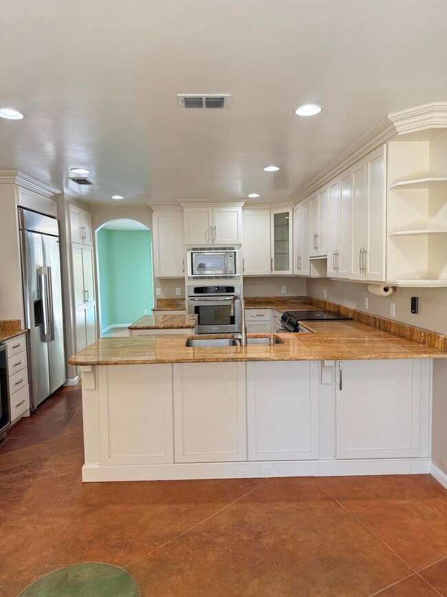 Building Photo - 255 Ridge Lake Rd