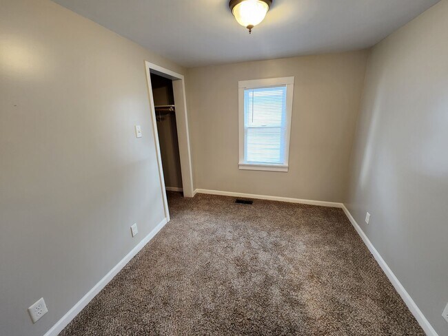 Building Photo - Available October 1st - East Peoria - 2BR/...