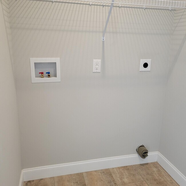 Building Photo - 27 Patrick Dr