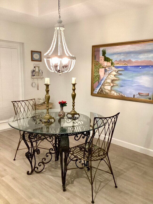 Building Photo - 23 Highland Dr SW