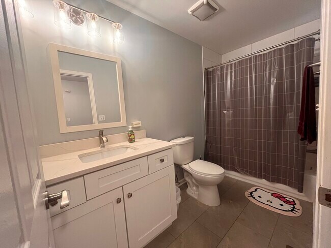 Building Photo - 610 Lakeridge Ct