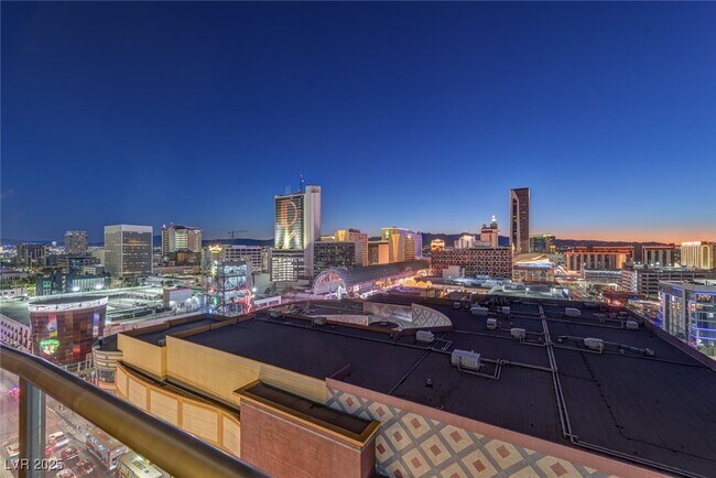 Building Photo - 150 S Las Vegas Blvd