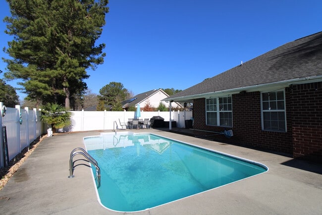 Building Photo - 280 Trillium Ln