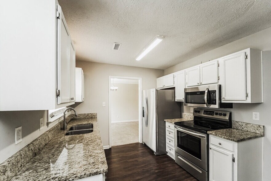 Building Photo - 9612 Manus Ct