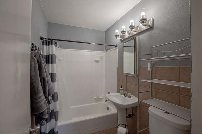 Building Photo - 7704 E 50th Terrace