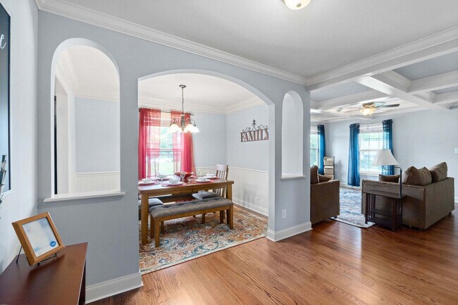 Building Photo - 206 E Street-ID1367378P