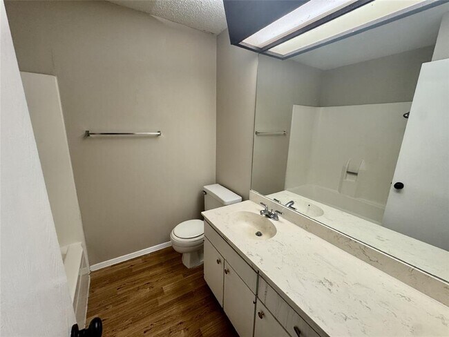 Building Photo - 2708 Charlesworth Dr