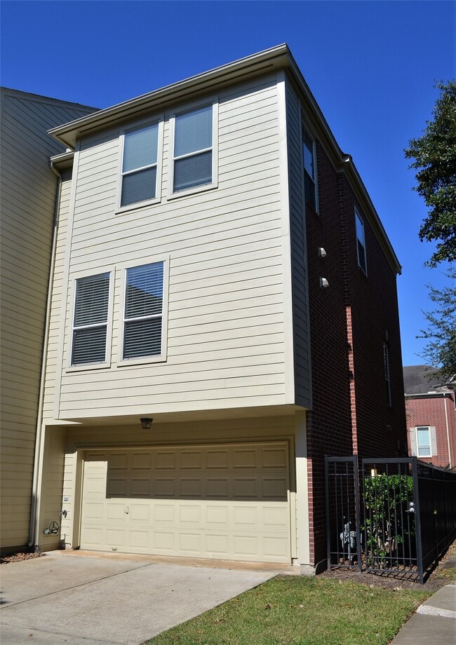 Building Photo - 3003 Terrace Hills Ln