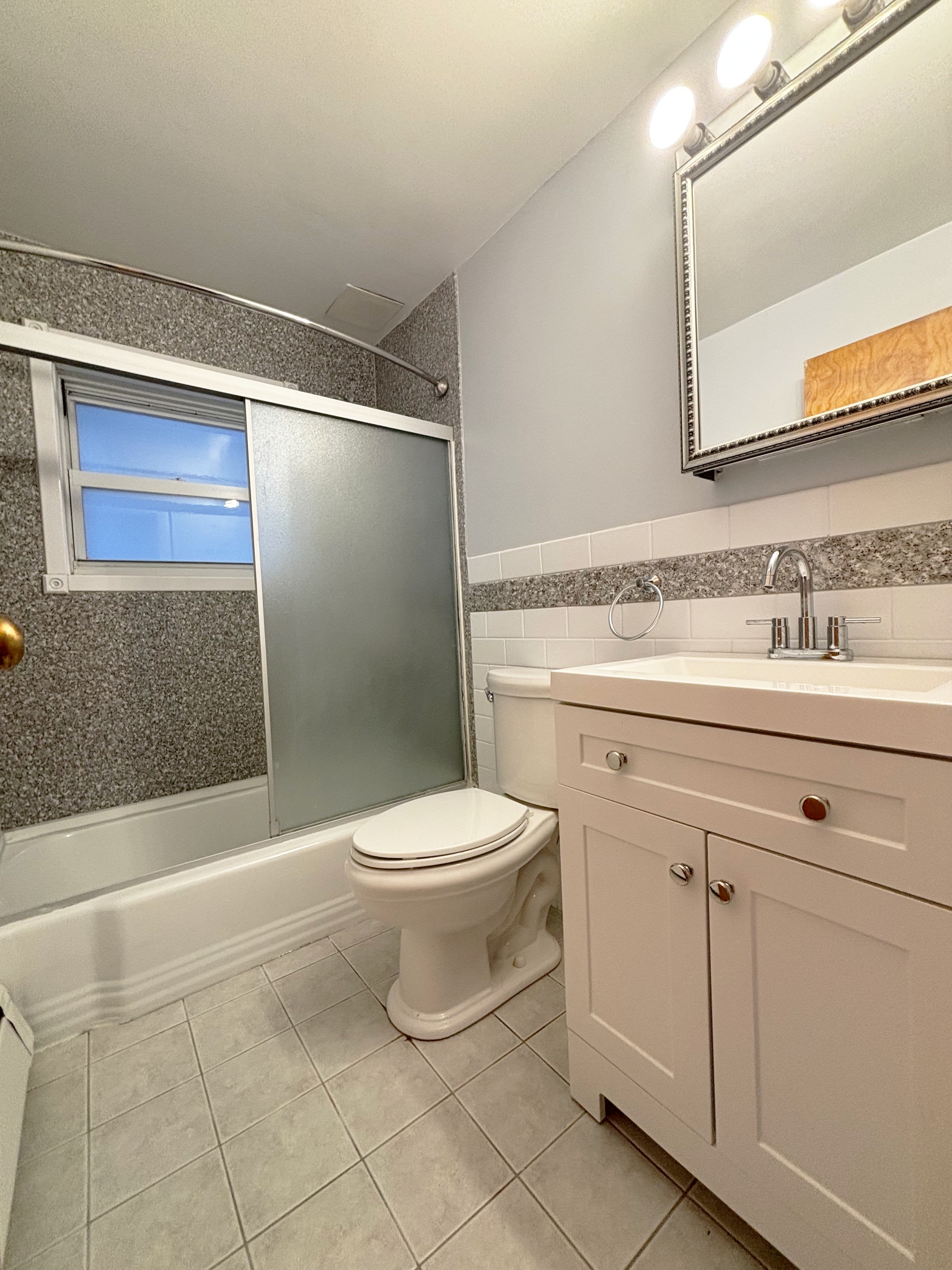 Bathroom - 7 Commonwealth Ct
