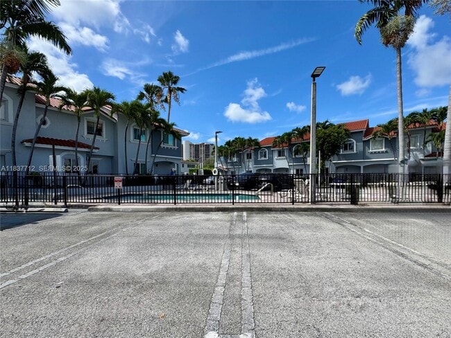 Building Photo - 11667 NE 18th Dr