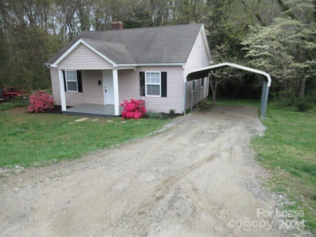 Building Photo - 421 Jennings St