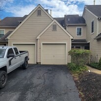 Building Photo - 84 Woodlake Dr