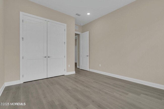 Building Photo - 53 Freesia Dr