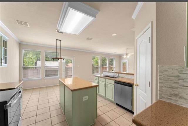 Building Photo - 1801 Sharpsbury Dr