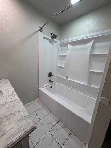 Building Photo - 615 Oak Forest Dr