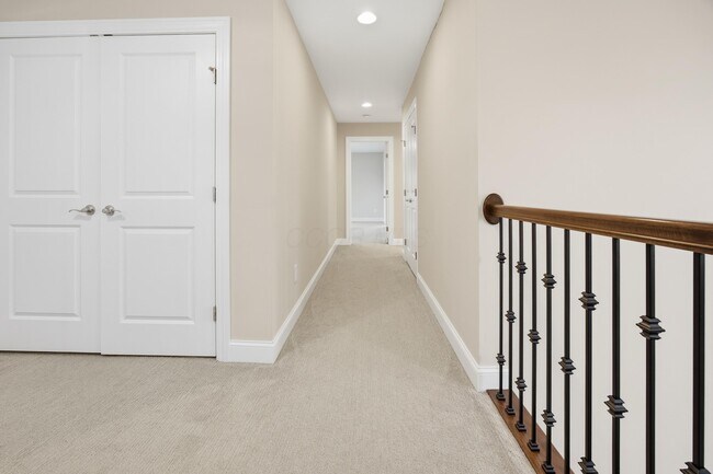 Building Photo - 8057 Pleasant Dr