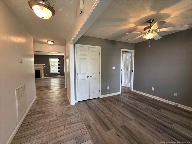 Building Photo - 1404 War Admiral Ct