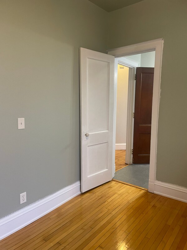 Building Photo - 317 1/2 N 4th Ave W