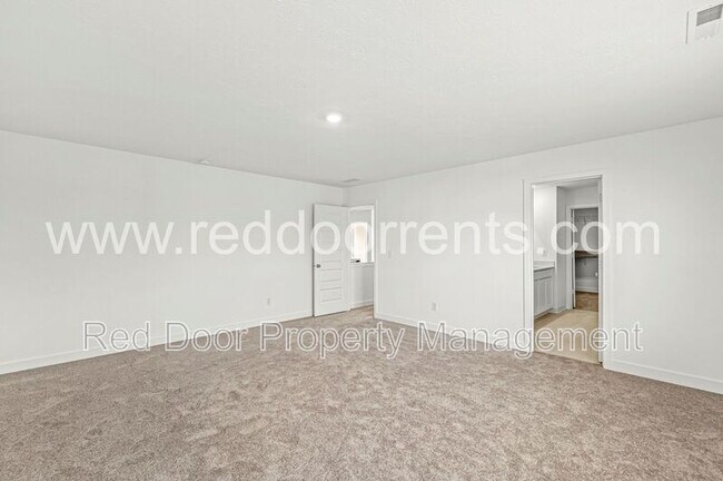 Building Photo - 2224 Boxwood Dr