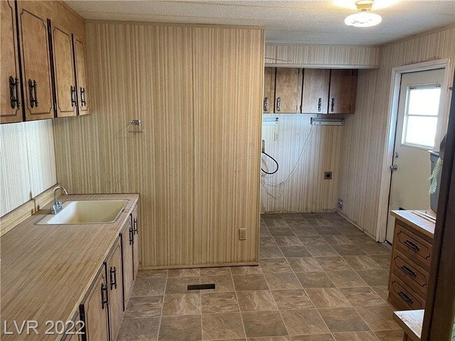 Building Photo - 1402 Coronado Dr