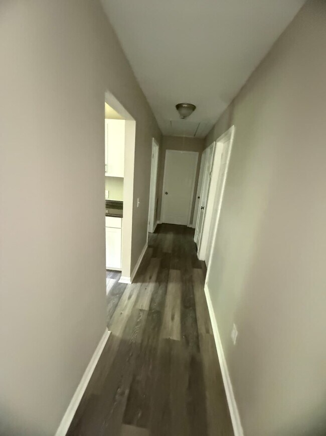 Building Photo - 5708 Edwina Dr