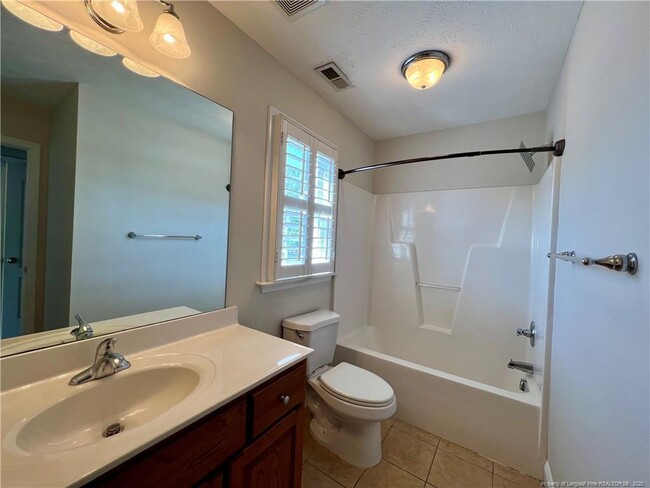 Building Photo - 346 Coverly Square