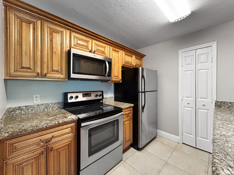 Building Photo - 7424 Vista Way