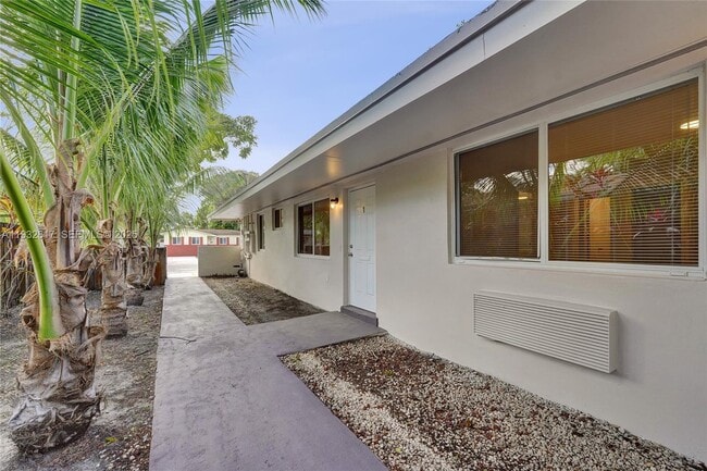 Building Photo - 30 SW 8th St