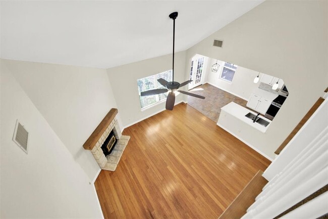 Building Photo - 1613 Country Squire Dr