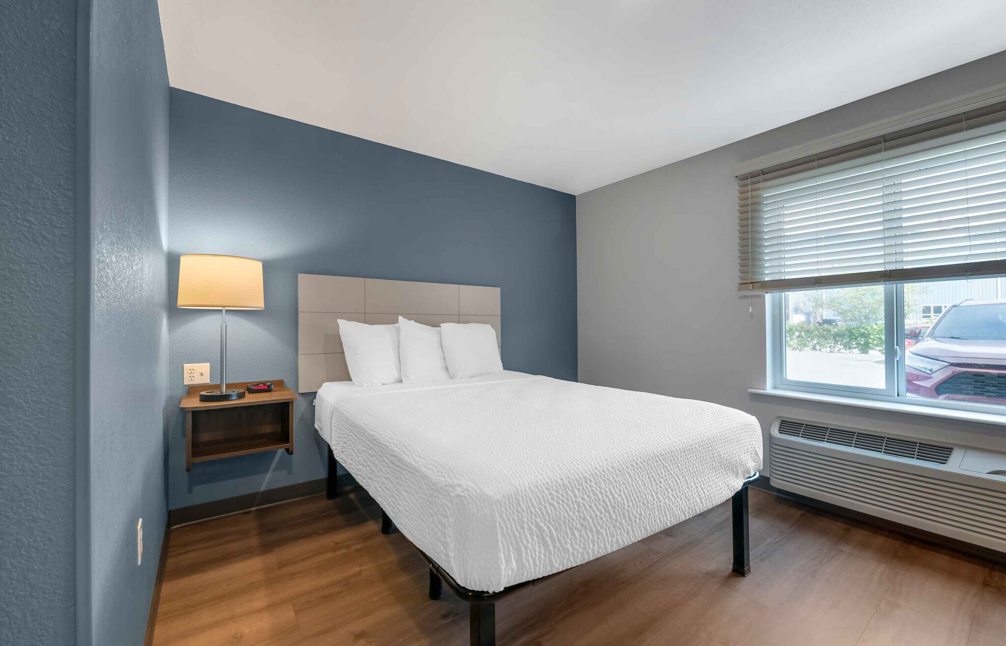 Building Photo - Furnished Studio-Melbourne - West Melbourne