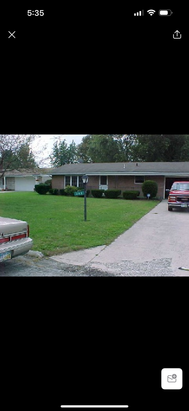 Building Photo - 495 Meadow Ln