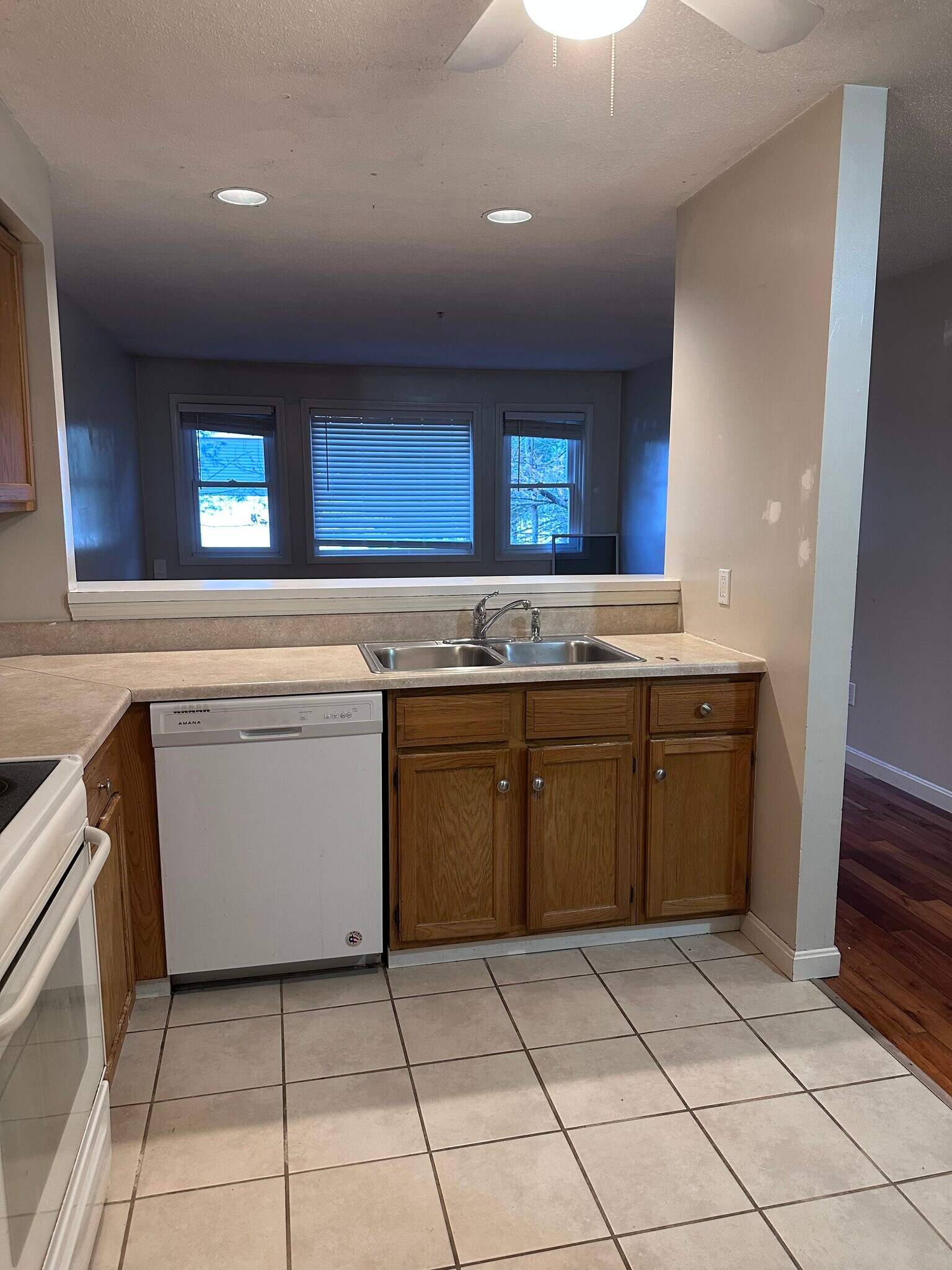 Building Photo - 18 Smithwheel Rd