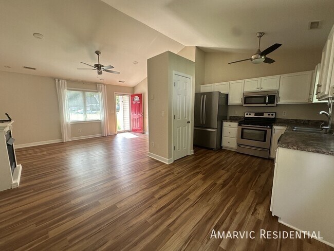 Building Photo - 1290 Pyrtle Dr