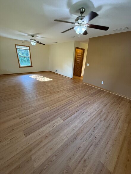 Building Photo - 11304 Capitola Rd