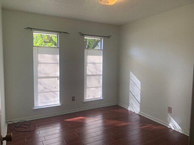 Building Photo - 7910 Mustang Dr