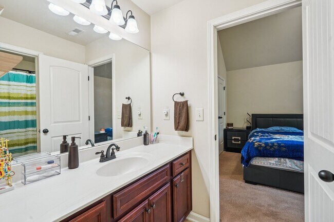 Building Photo - 115 Village Park Dr