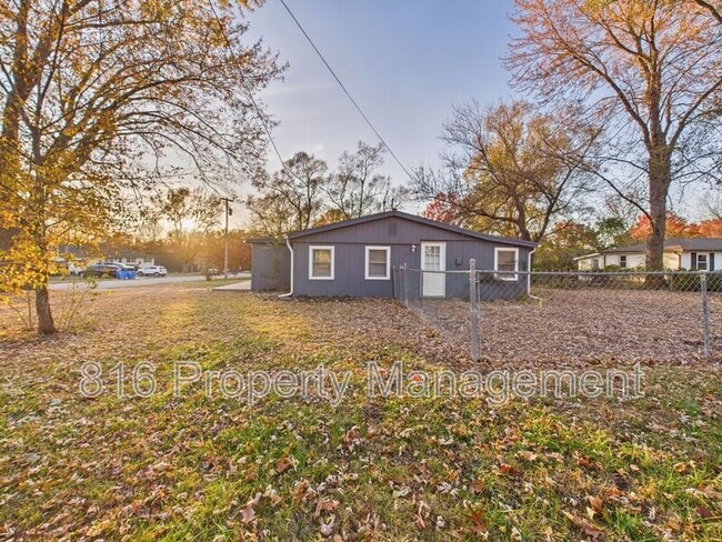 Building Photo - 126 S Village Terrace