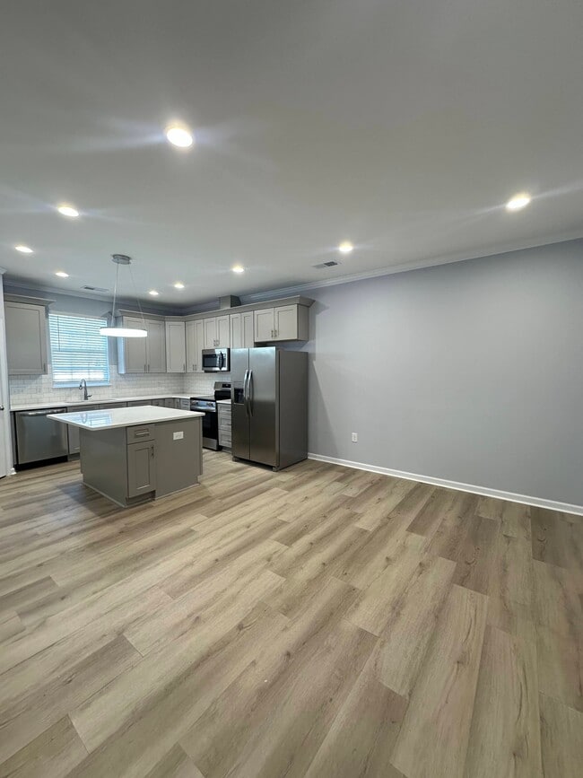 Building Photo - 517 Cardamon Ct