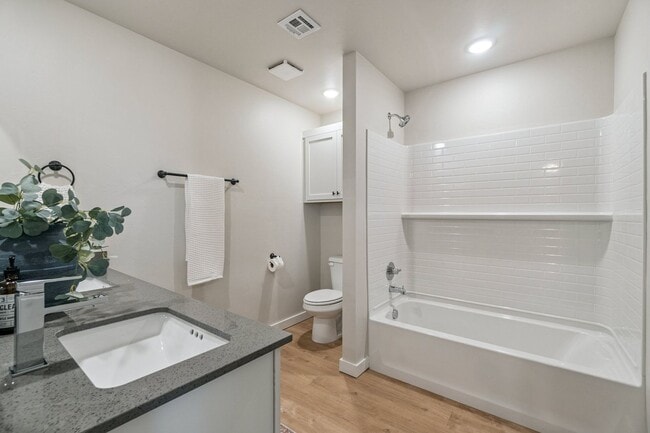 Building Photo - New tenant incentive! Receive ($1200 CREDIT) applied to 2nd month's rent! Don’t miss your chance!!