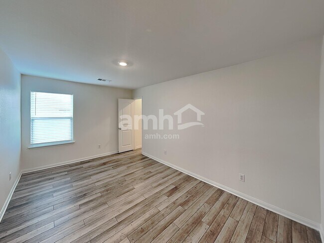Building Photo - 1126 Treeta Trail